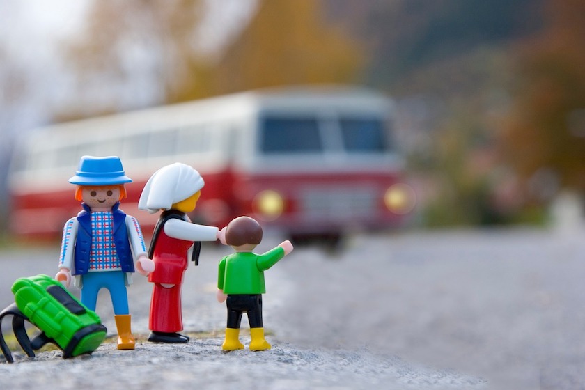 Einen Bus mit Warnblinklicht überholen was ist erlaubt? 🚘 Mein Mobile Magazin 🚙 Auto
